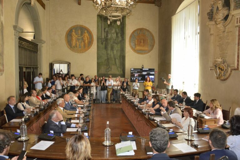 Tari. La giunta Capecchi vota per l’aumento, “Pistoia si allinea al Pd”