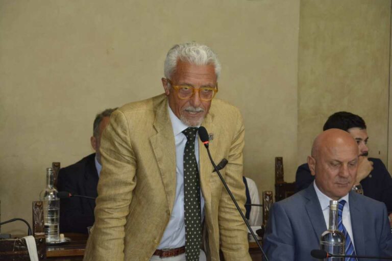 Quello contro l’assessora alla cultura è un attacco intollerabile
