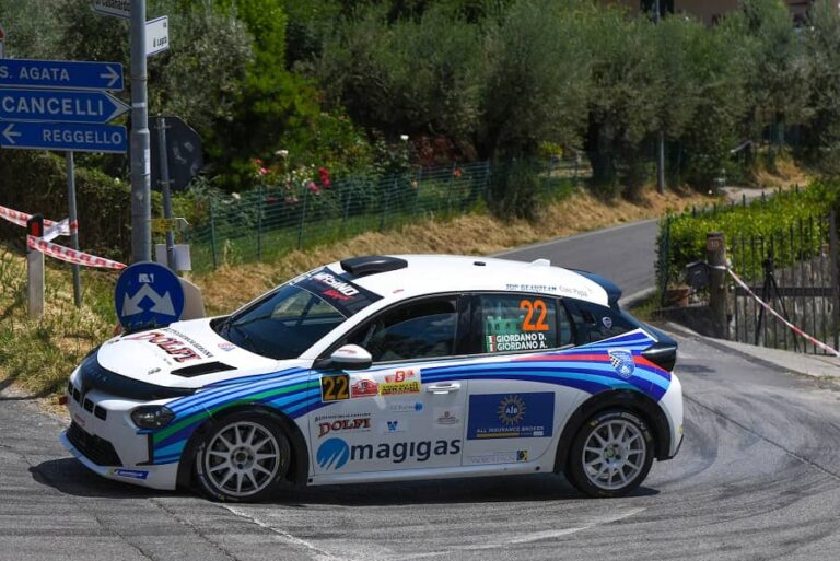 Davide Giordano brilla al Rally di Reggello, in coppia con il fratello Andrea