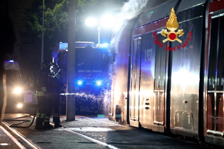 Firenze. A fuoco il sistema frenante di un convoglio della tramvia
