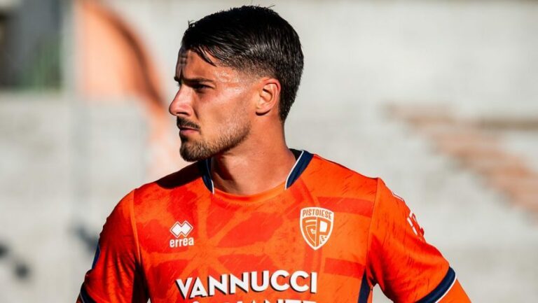 Rossi rimane in arancione e prolunga il contratto