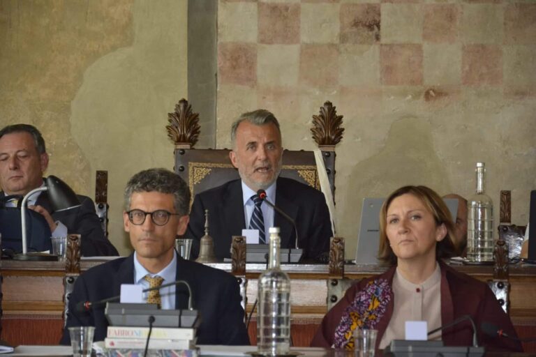 Il primo Consiglio comunale elegge Presidente e Vicepresidente, sono Paolo Tosi e Samuela Breschi
