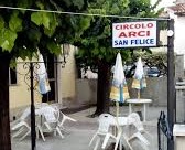 Uomo con coltello a serramanico al circolo di San Felice: bloccato dalla Polizia