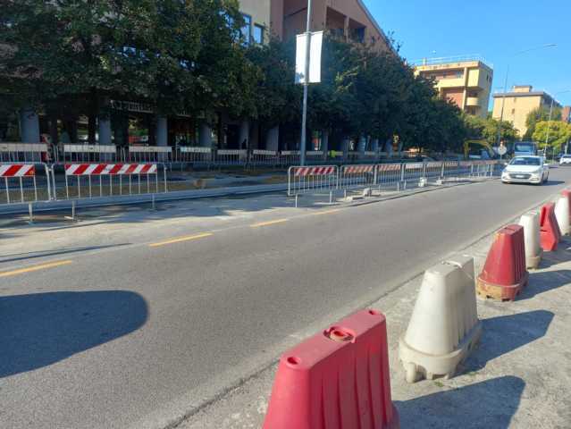 Zecchi (FdI): “Via Catani senza segnaletica: troppo pericolosa, intervenite subito”