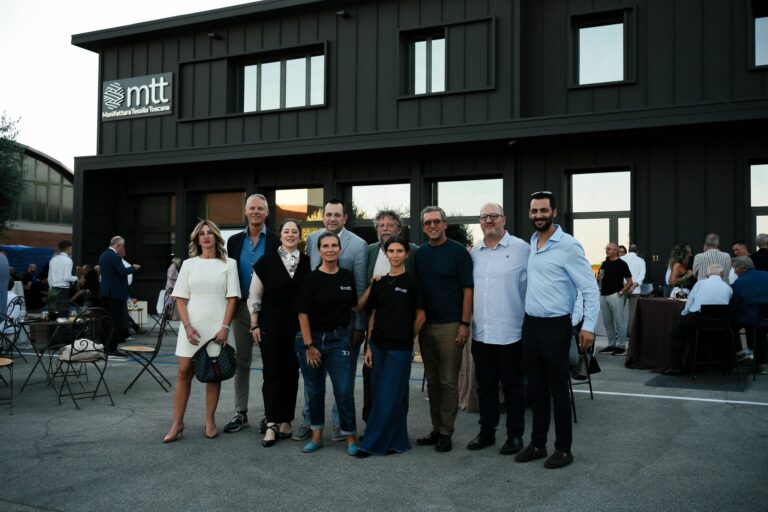 Sostenibilità e innovazione, Manifattura Tessile Toscana inaugura il restyling della sede storica