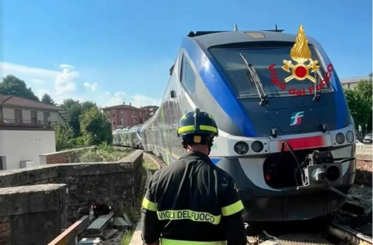 Treno con 50 passeggeri esce dai binari in Mugello, Fs ‘tutti illesi’