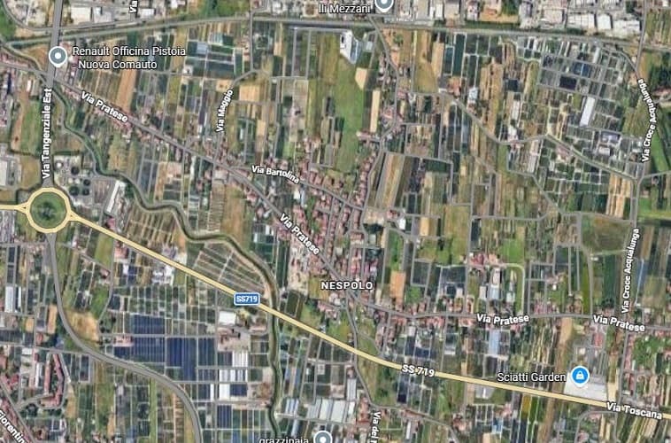 Scontro fra auto e moto in via Toscana, grave una motociclista di 34 anni