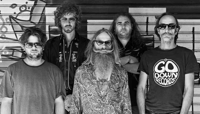 La “dorata beatitudine” della musica: intervista agli Ananda Mida