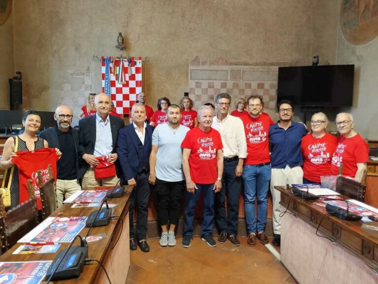 Solidarietà, musica e spettacolo: a Pistoia torna la Notte Rossa di Avis