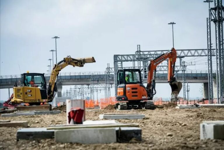 Fillea Cgil e Cgil Prato Pistoia: “Un lavoratore in codice rosso. Il caldo non può diventare un rischio mortale nei cantieri”