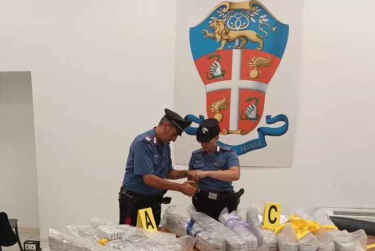 In auto aveva 140 chili di hashish, donna arrestata a Carrara