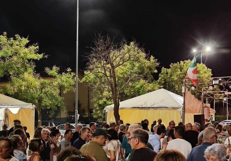 Una donna di 66 anni muore alla Festa de l’Unità soffocata da un boccone