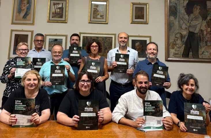 Cittadini e imprese di Prato firmano petizione per legge sulla rigenerazione del commercio di vicinato