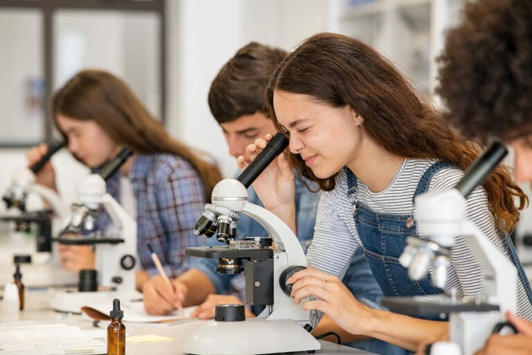 Fondazione: nuovi spazi, laboratori e percorsi didattici in tante scuole pistoiesi