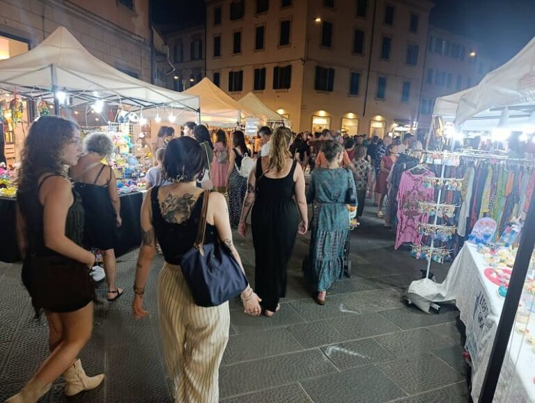 Tanti visitatori al Mercatino del Blues, che va avanti fino a domenica