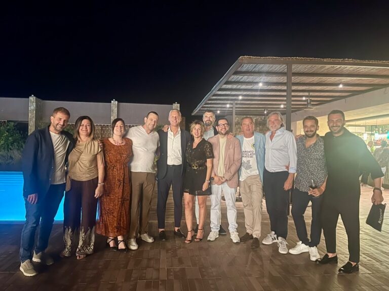 ‘Cardato & Friends’, il distretto risponde presente: imprese e istituzioni unite per sostenere il futuro dell’associazione