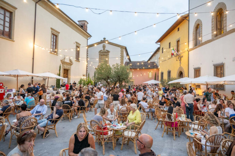 Da Chiostro a Chiostro, doppio successo: record di partecipanti e solidarietà in favore della Fondazione Ami