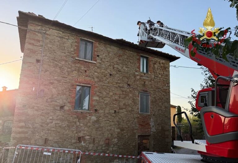 Nubifragi, vento e grandine ad Arezzo. Decine di interventi dei VVF