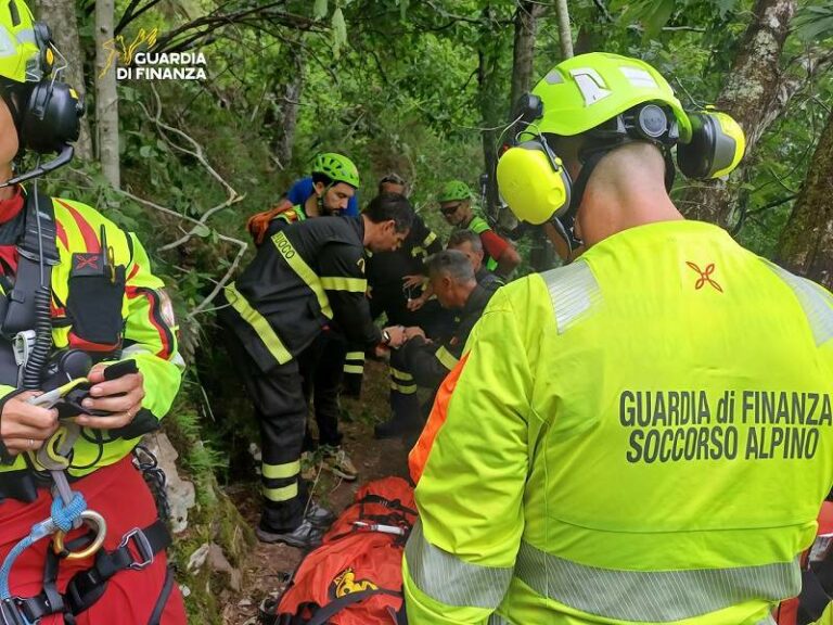 46enne trovato morto nei boschi al Lago Verde all’Abetone