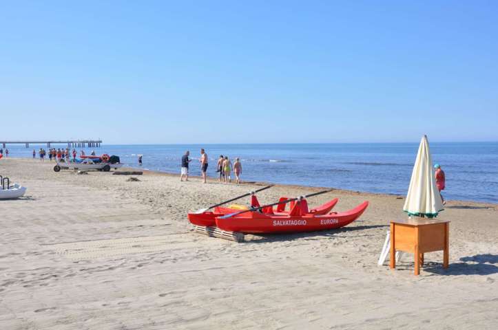 Donna annega a Marina di Pietrasanta