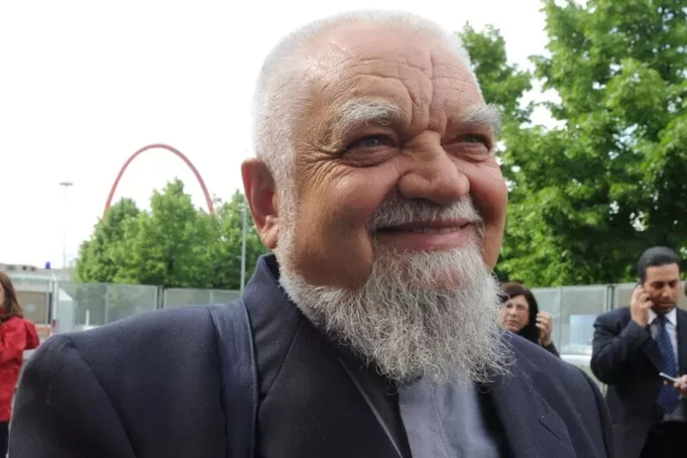 È morto Enzo Bianchi, il monaco fondatore della comunità di Bose