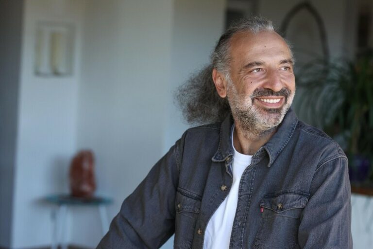 Stefano Bollani, il concerto “Piano Solo” arriva nel centro di Prato 