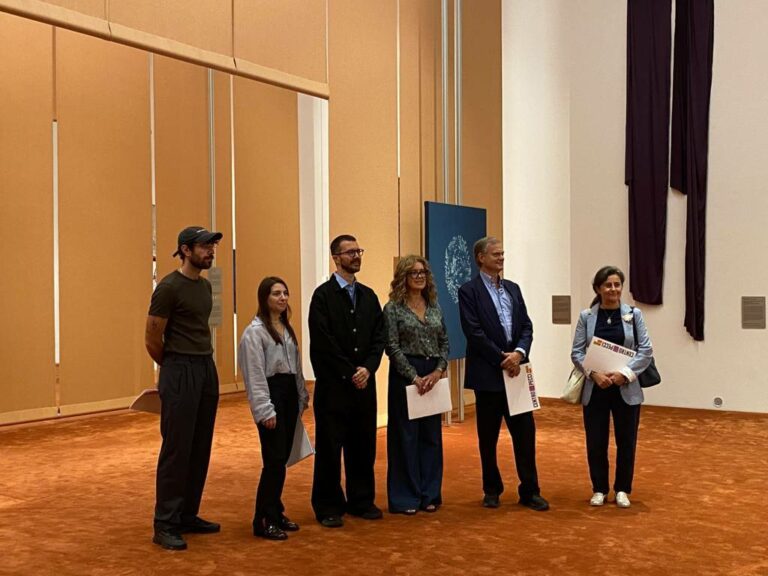 “Villa Delizia” di Lorenza Longhi: la mostra sul tessuto al Centro Pecci