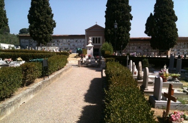 A Carmignano ripresa limitata delle sepolture. Resta la chiusura