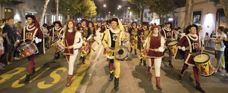 La bandiera della pace aprirà il Corteggio dell’8 settembre