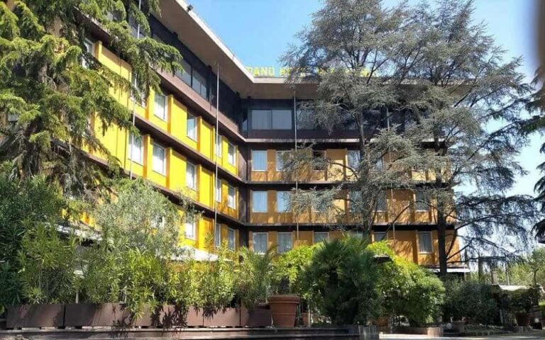 Morto nel letto di un albergo a Montecatini un anziano turista francese