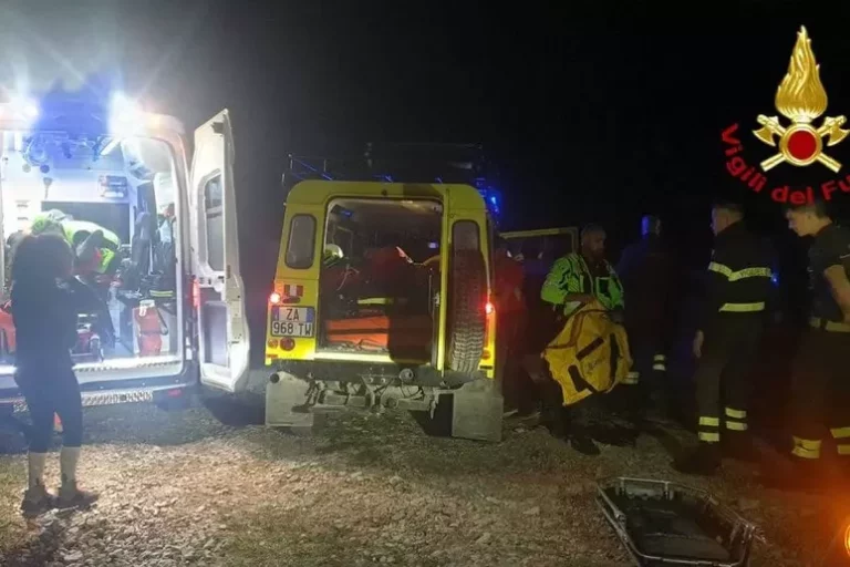 Scontro frontale tra due auto, muore conducente nel Pisano