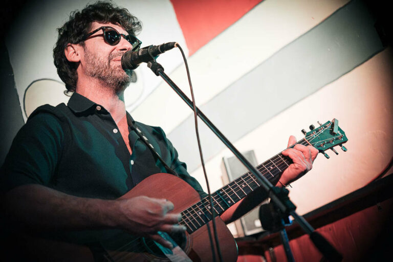 Scarda al The dUMb inaugura “Stanza d’autore”