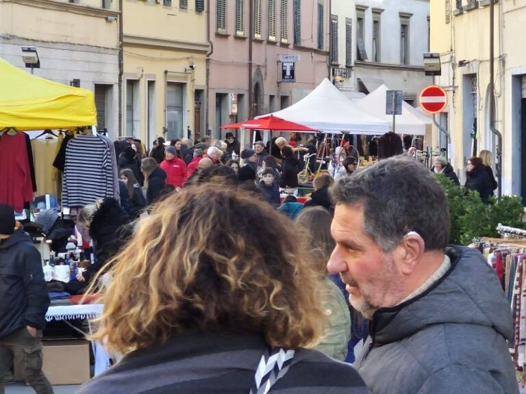Borgo a Buggiano, domenica il Mercatino di antiquariato