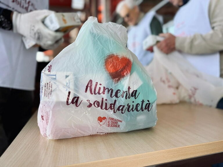Sabato e torna la raccolta alimentare nei punti vendita Unicoop Firenze