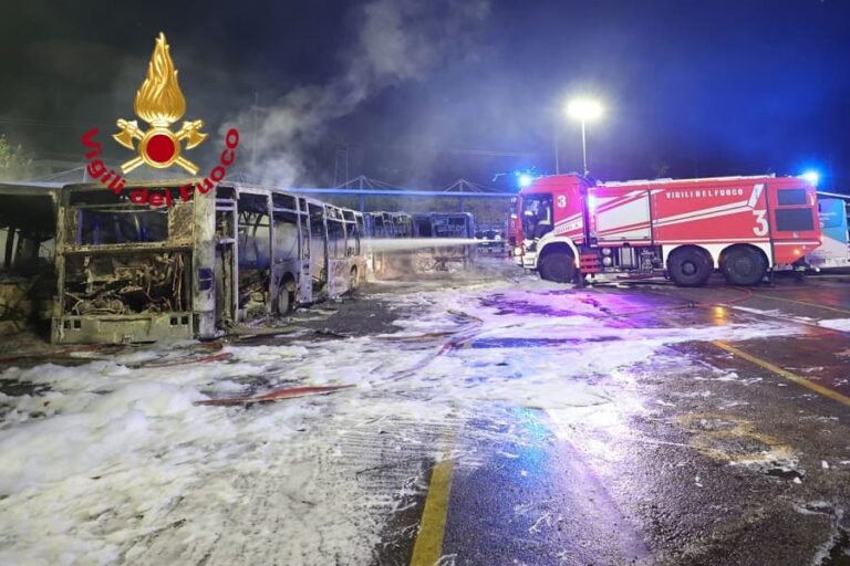 Incendio al deposito, Middei – ad autolinee toscane: “Servizio garantito grazie al lavoro di tutti”
