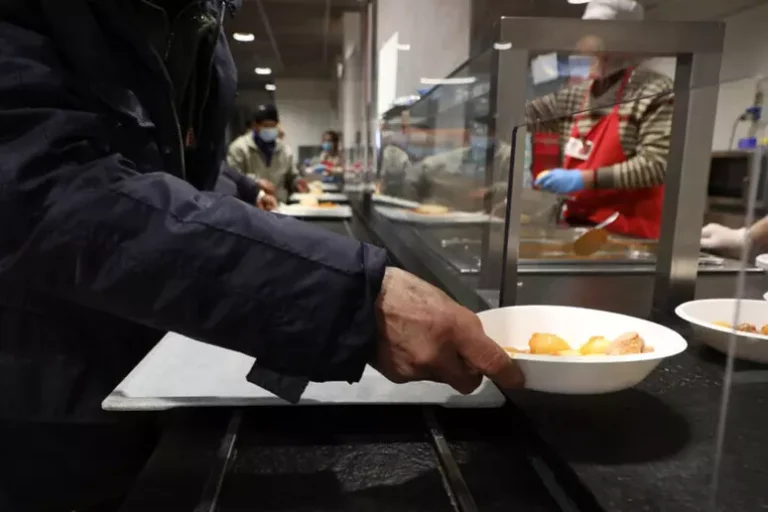 Povertà, in Toscana 4 su 10 vanno alla Caritas da almeno 6 anni