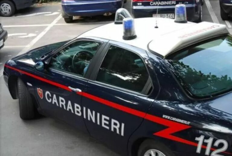 Adescava ragazze minorenni sui social, 21enne condannato