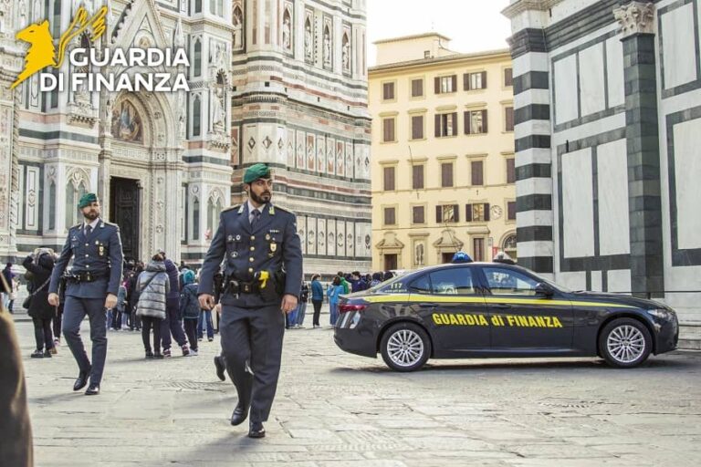 Evasione fiscale nel settore edile, confiscati dalla GdF Firenze beni per 300 mila euro